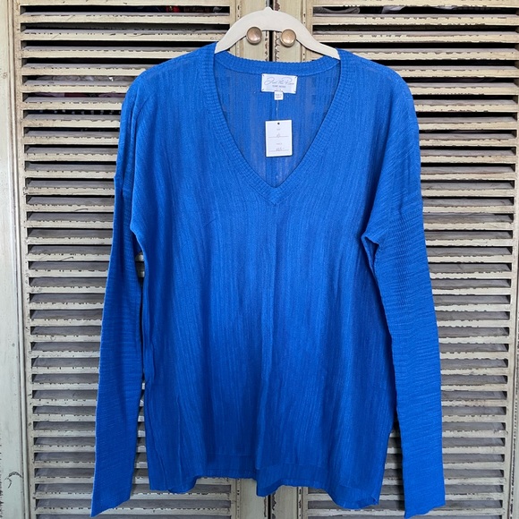 Feel the Piece V Neck Sweater - Picture 1 of 8